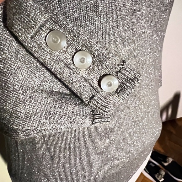 Ann Taylor Shimmer Grey Sweater in XS EUC - Picture 2 of 5